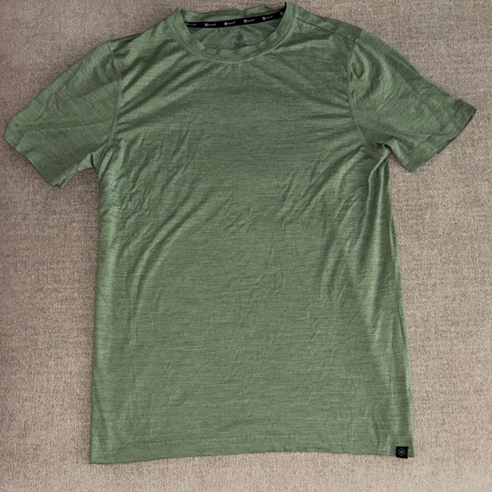GAIAM Green Short Sleeve Tee